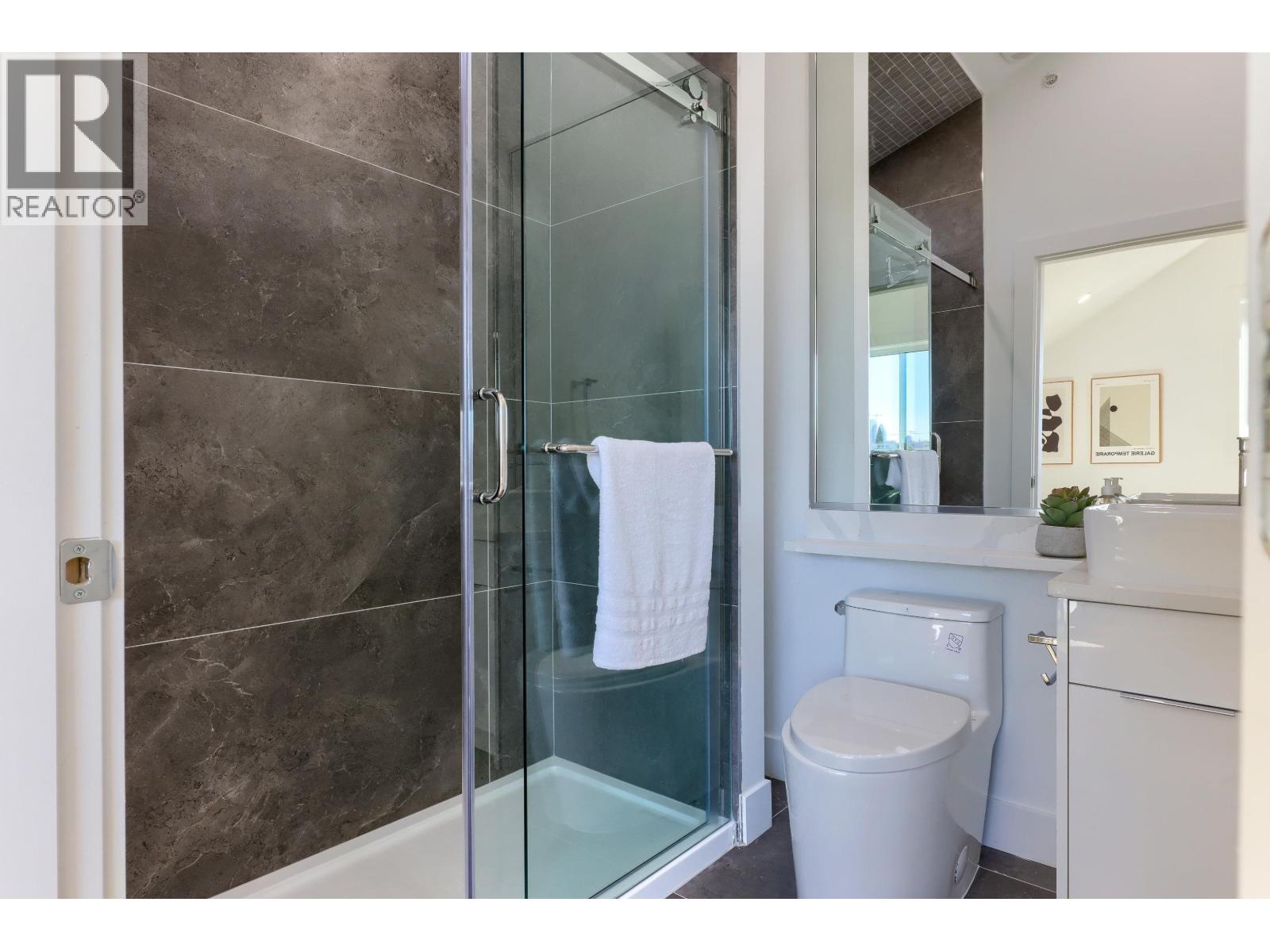 1 4742 St. Catherine Street, Vancouver, British Columbia  V5V 4M7 - Photo 12 - R3096367