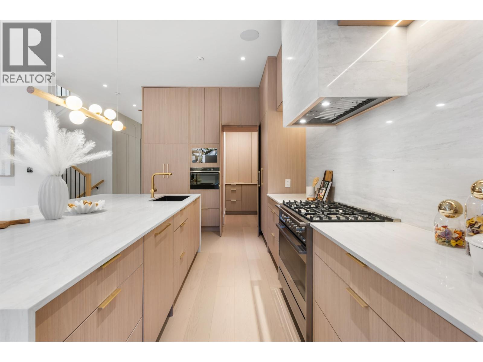 2 6070 Elgin Avenue, Burnaby, British Columbia  V5H 3S4 - Photo 10 - R3096376