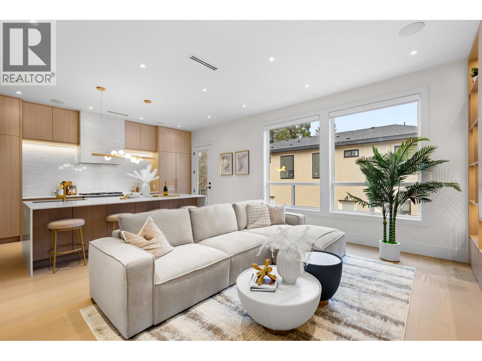 2 6070 Elgin Avenue, Burnaby, British Columbia  V5H 3S4 - Photo 4 - R3096376