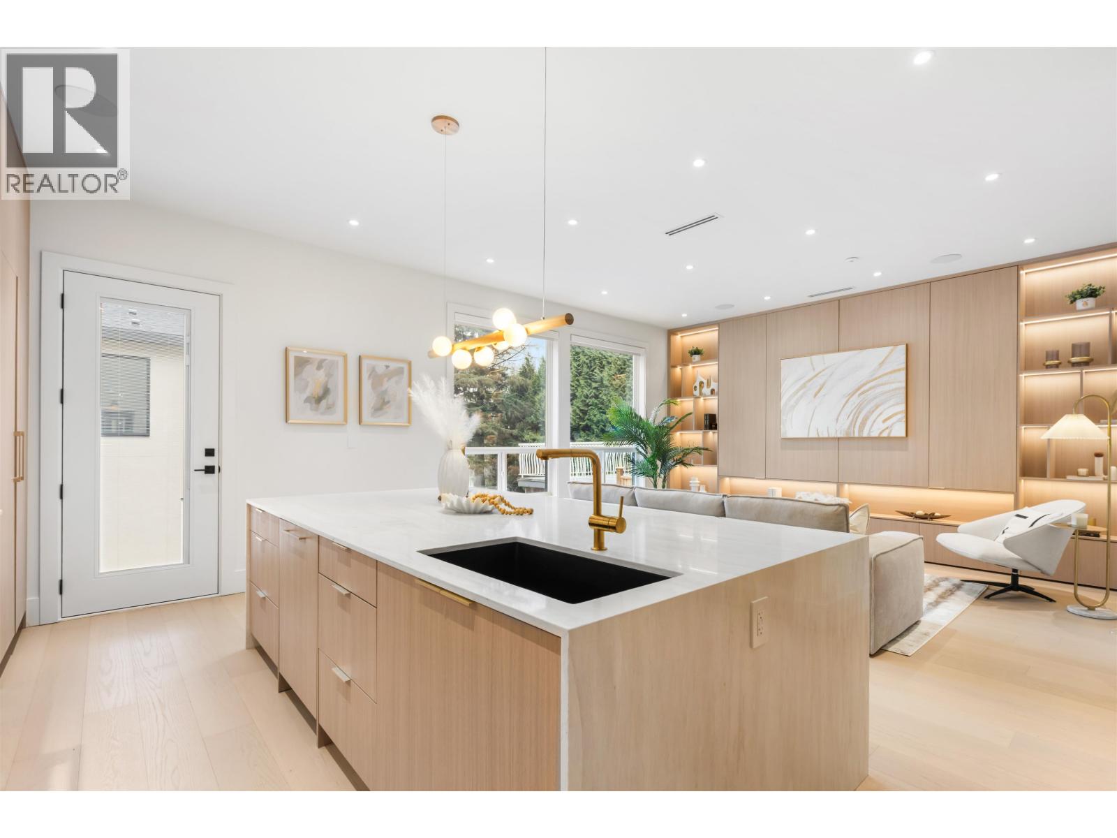 2 6070 Elgin Avenue, Burnaby, British Columbia  V5H 3S4 - Photo 9 - R3096376