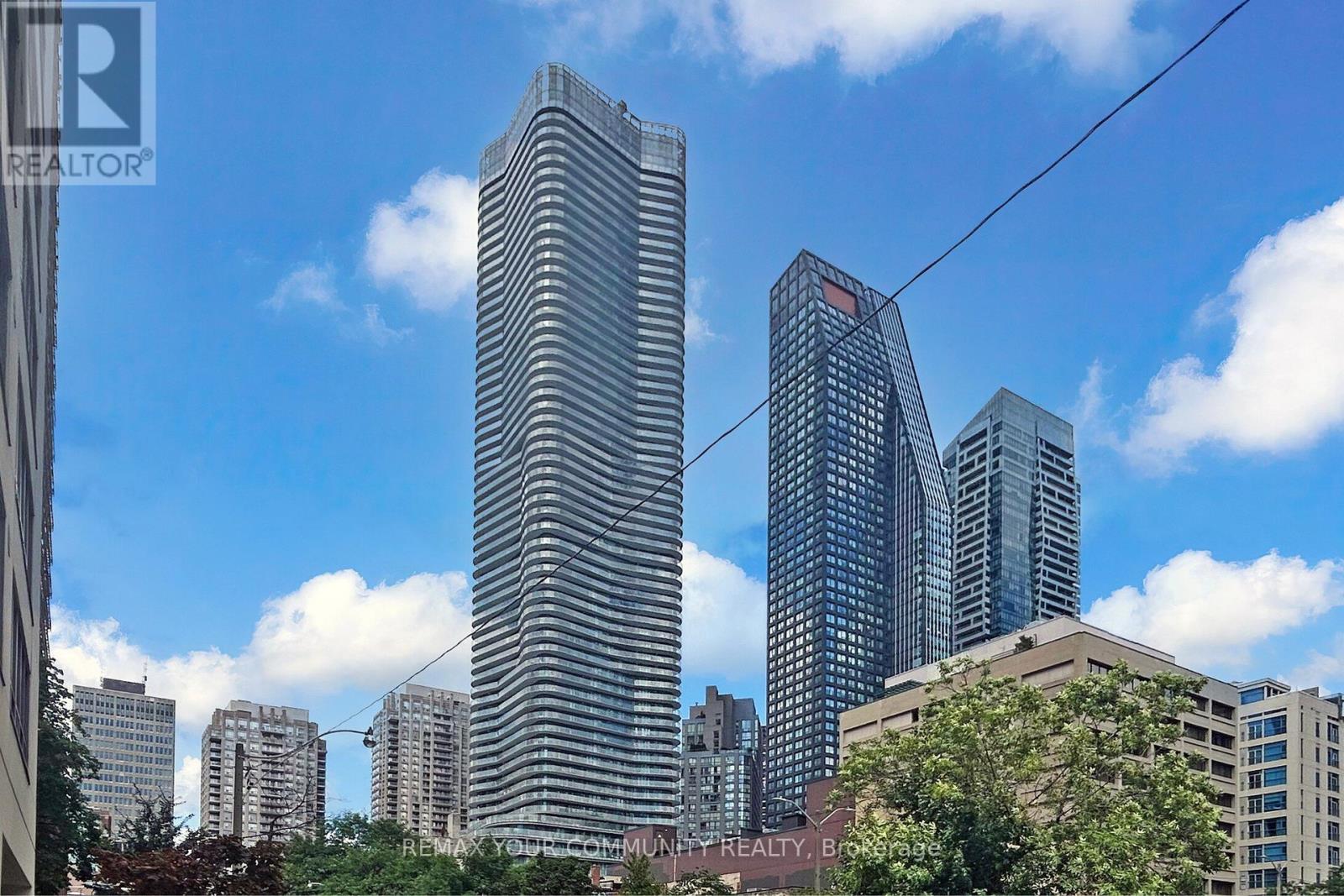 2604 - 11 WELLESLEY STREET W, Toronto, Ontario