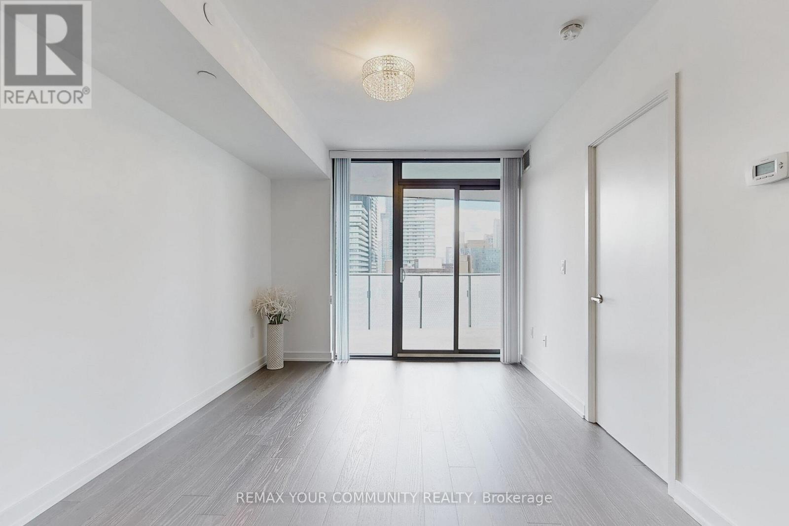 2604 - 11 Wellesley Street W, Toronto, Ontario  M4Y 1E8 - Photo 14 - C12846870