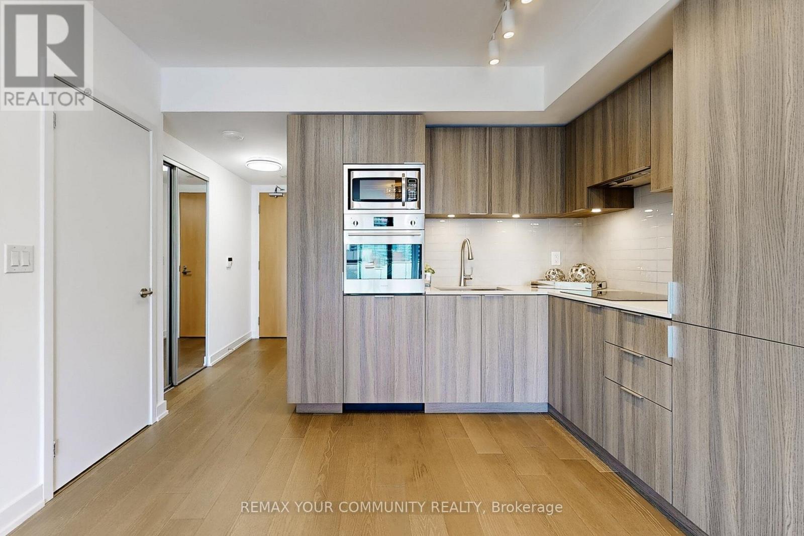 2604 - 11 Wellesley Street W, Toronto, Ontario  M4Y 1E8 - Photo 21 - C12846870