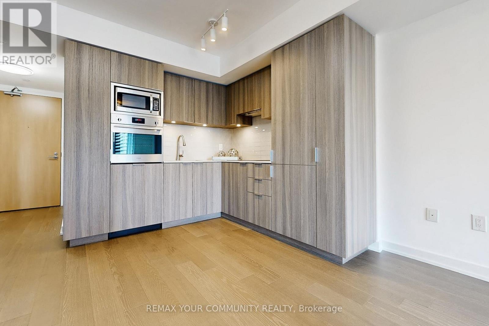 2604 - 11 Wellesley Street W, Toronto, Ontario  M4Y 1E8 - Photo 22 - C12846870