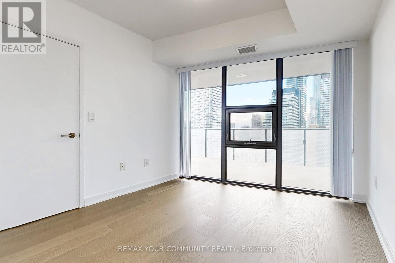 2604 - 11 Wellesley Street W, Toronto, Ontario  M4Y 1E8 - Photo 26 - C12846870