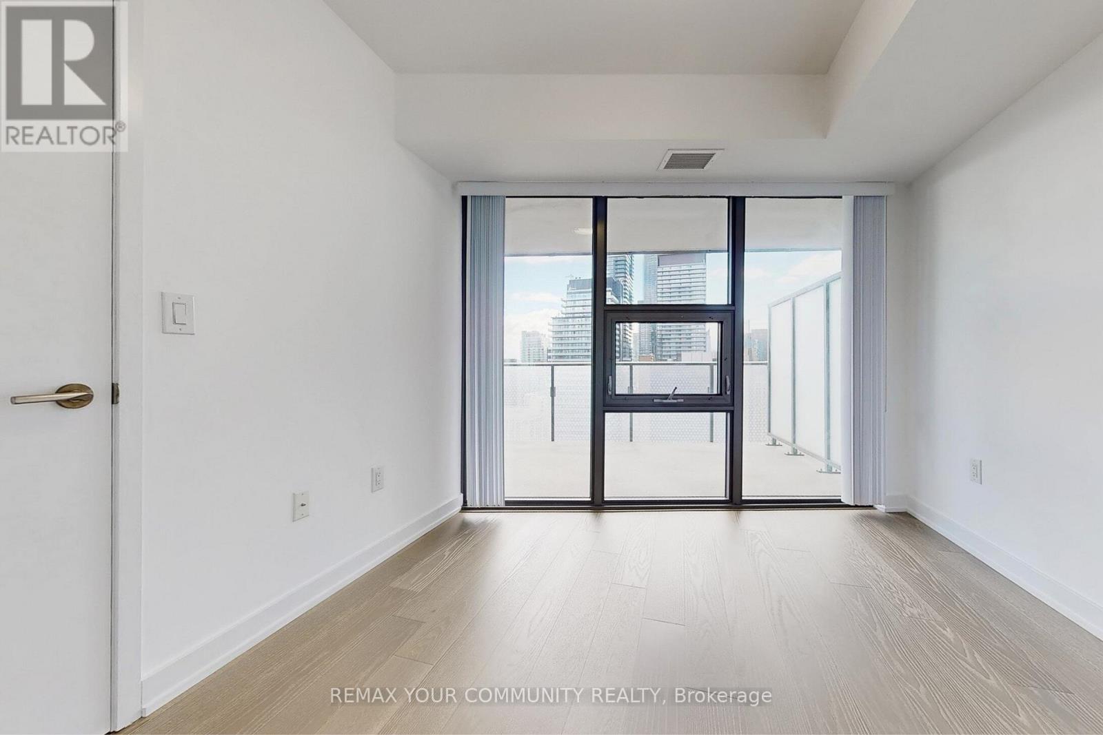 2604 - 11 Wellesley Street W, Toronto, Ontario  M4Y 1E8 - Photo 27 - C12846870