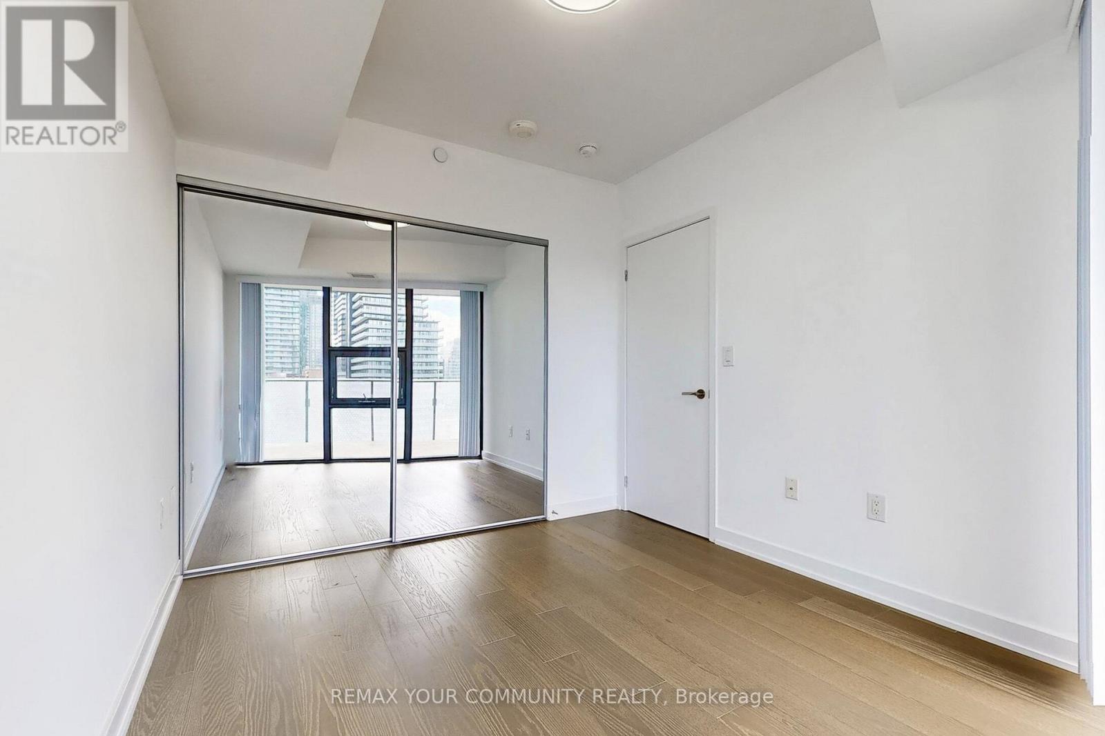 2604 - 11 Wellesley Street W, Toronto, Ontario  M4Y 1E8 - Photo 29 - C12846870