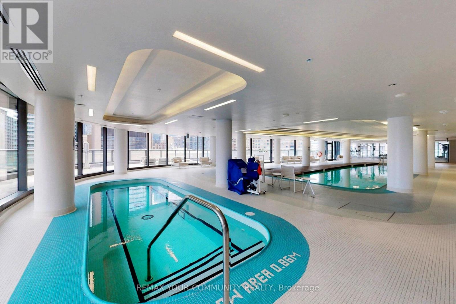 2604 - 11 Wellesley Street W, Toronto, Ontario  M4Y 1E8 - Photo 47 - C12846870