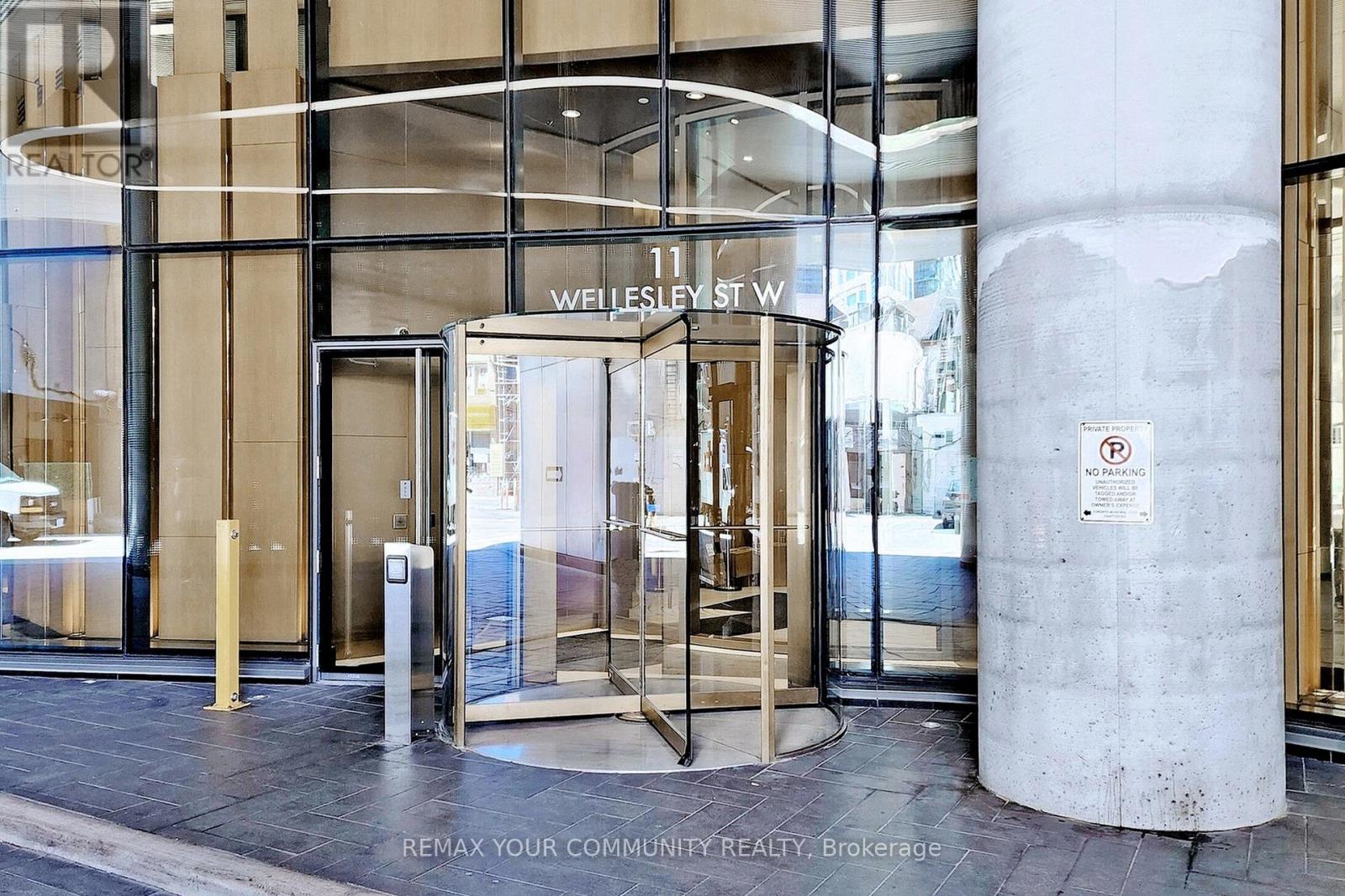 2604 - 11 Wellesley Street W, Toronto, Ontario  M4Y 1E8 - Photo 8 - C12846870