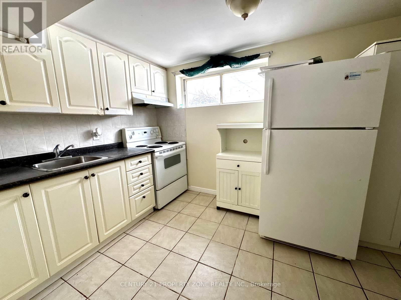 15 Carney Road, Toronto, Ontario  M2M 1T1 - Photo 14 - C12846892