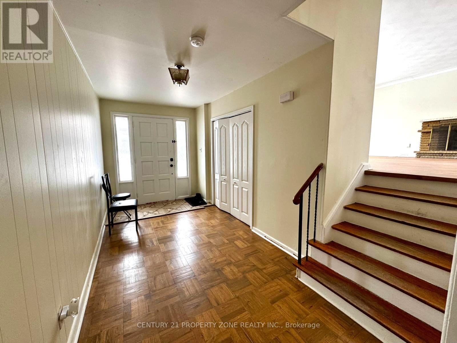 15 Carney Road, Toronto, Ontario  M2M 1T1 - Photo 3 - C12846892