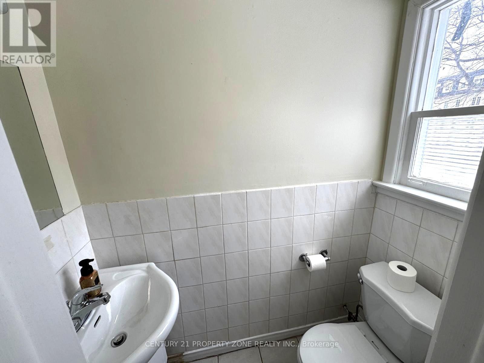 15 Carney Road, Toronto, Ontario  M2M 1T1 - Photo 6 - C12846892