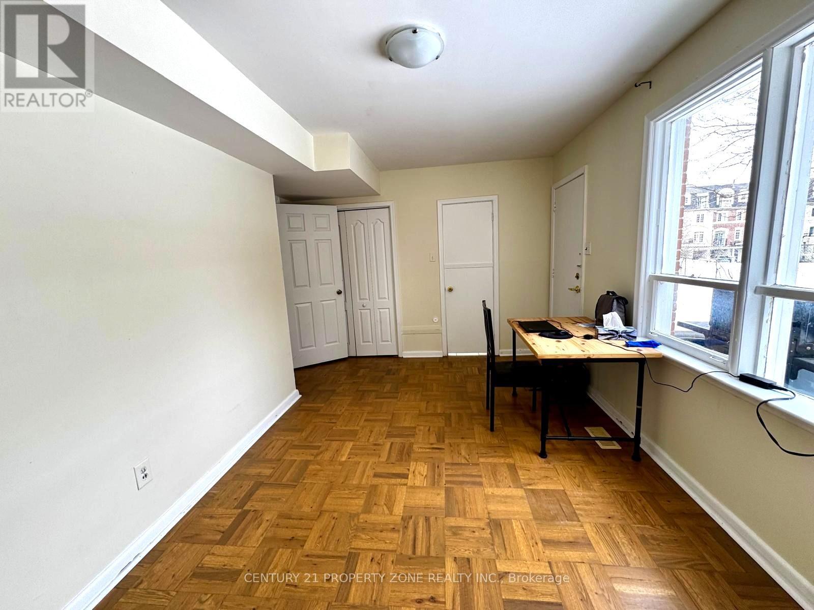 15 Carney Road, Toronto, Ontario  M2M 1T1 - Photo 7 - C12846892