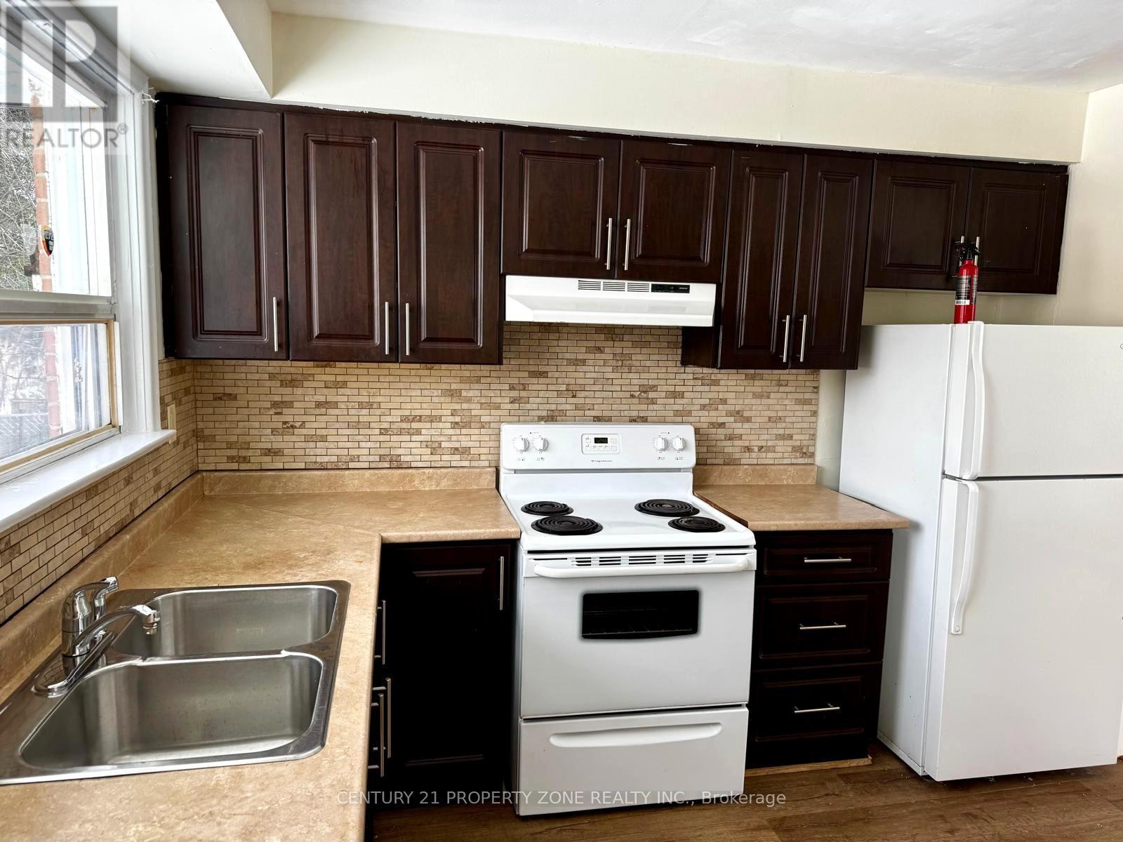 15 Carney Road, Toronto, Ontario  M2M 1T1 - Photo 9 - C12846892