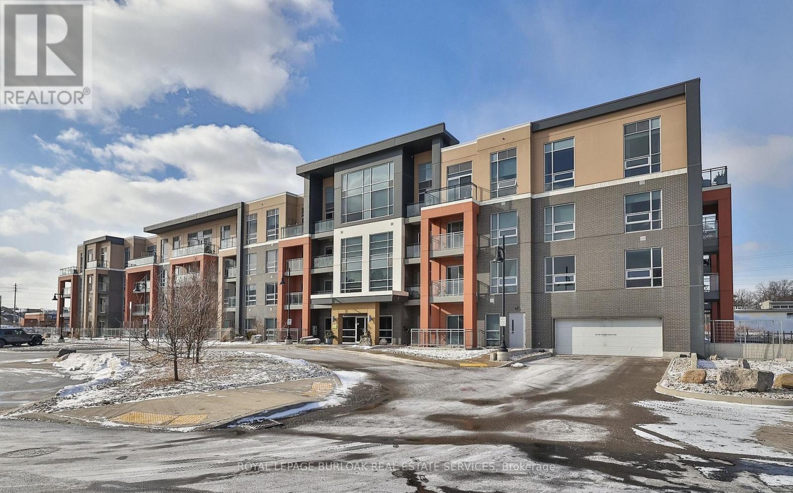 114 - 4040 Upper Middle Road, Burlington, Ontario  L7M 0H2 - Photo 2 - W12846810