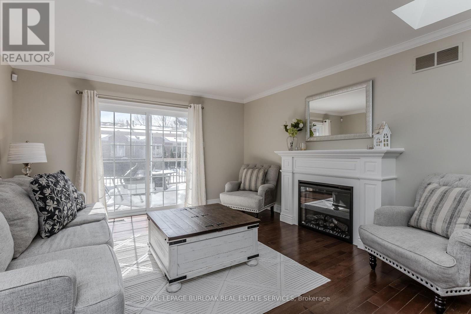 26 - 20 Meadowlands Boulevard, Hamilton, Ontario  L9K 1J5 - Photo 4 - X12835606