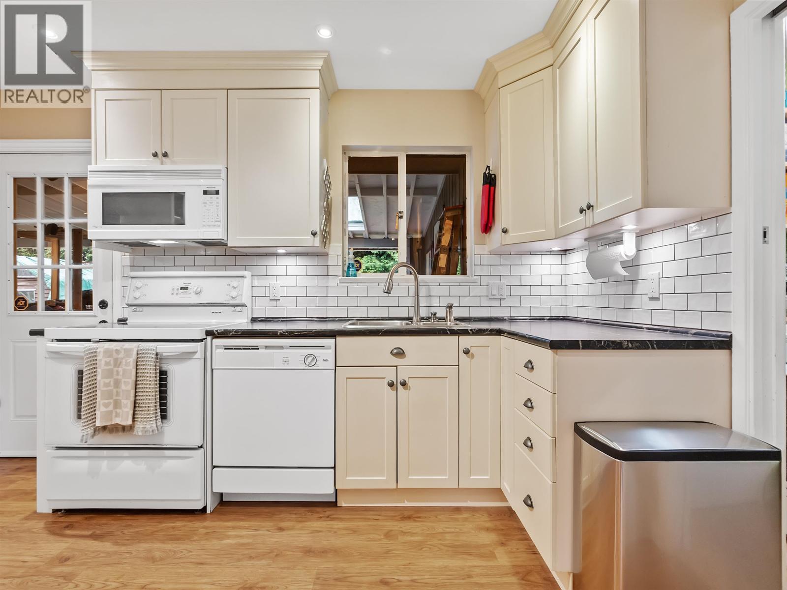 4921 44a Avenue, Delta, British Columbia  V4K 1E6 - Photo 11 - R3096119