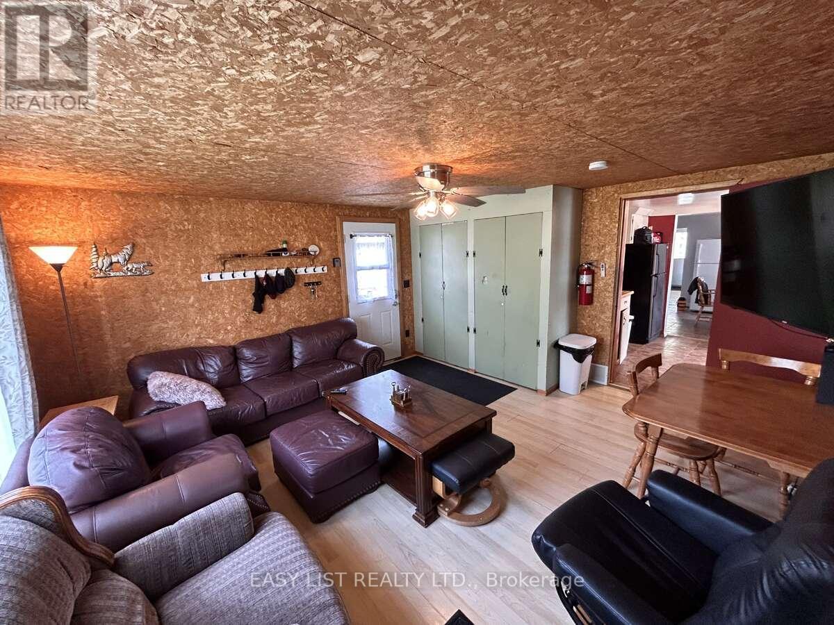 153 Third Avenue, Hornepayne, Ontario  P0M 1Z0 - Photo 16 - X12846874