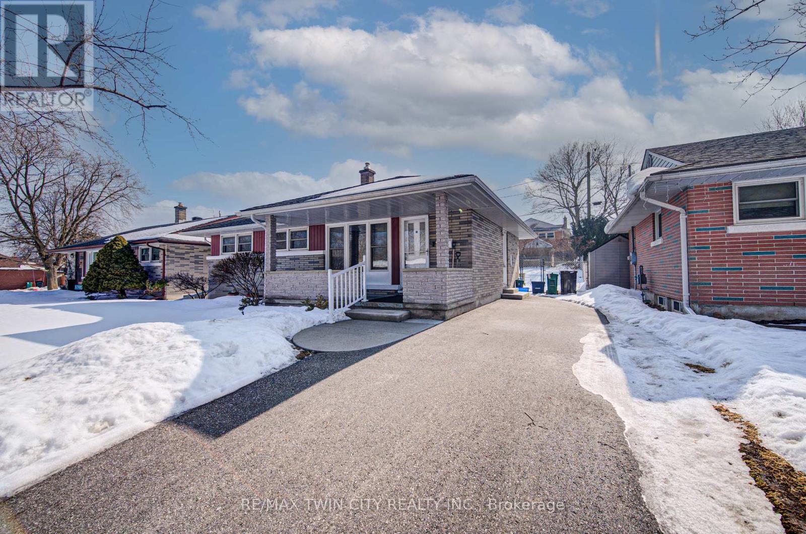 1166 Homuth Avenue, Cambridge, Ontario  N3H 2C7 - Photo 3 - X12846884