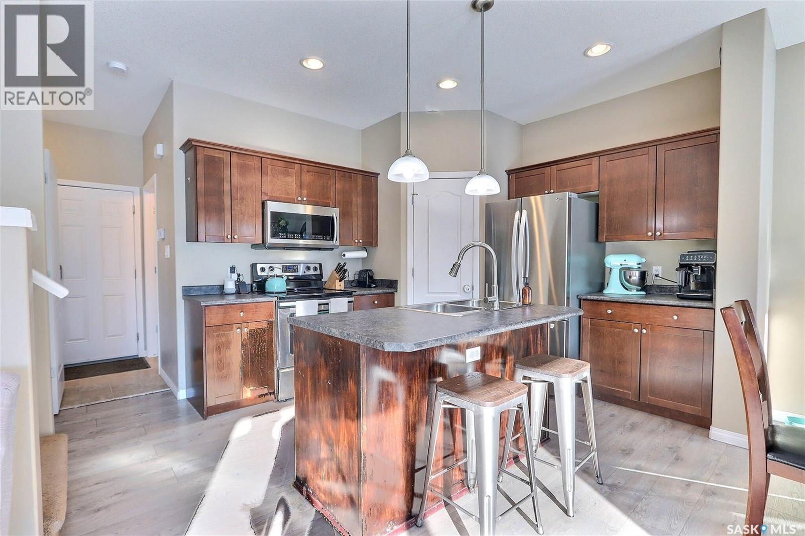 16 Guy Drive, Prince Albert, Saskatchewan  S6V 0A3 - Photo 4 - SK029311