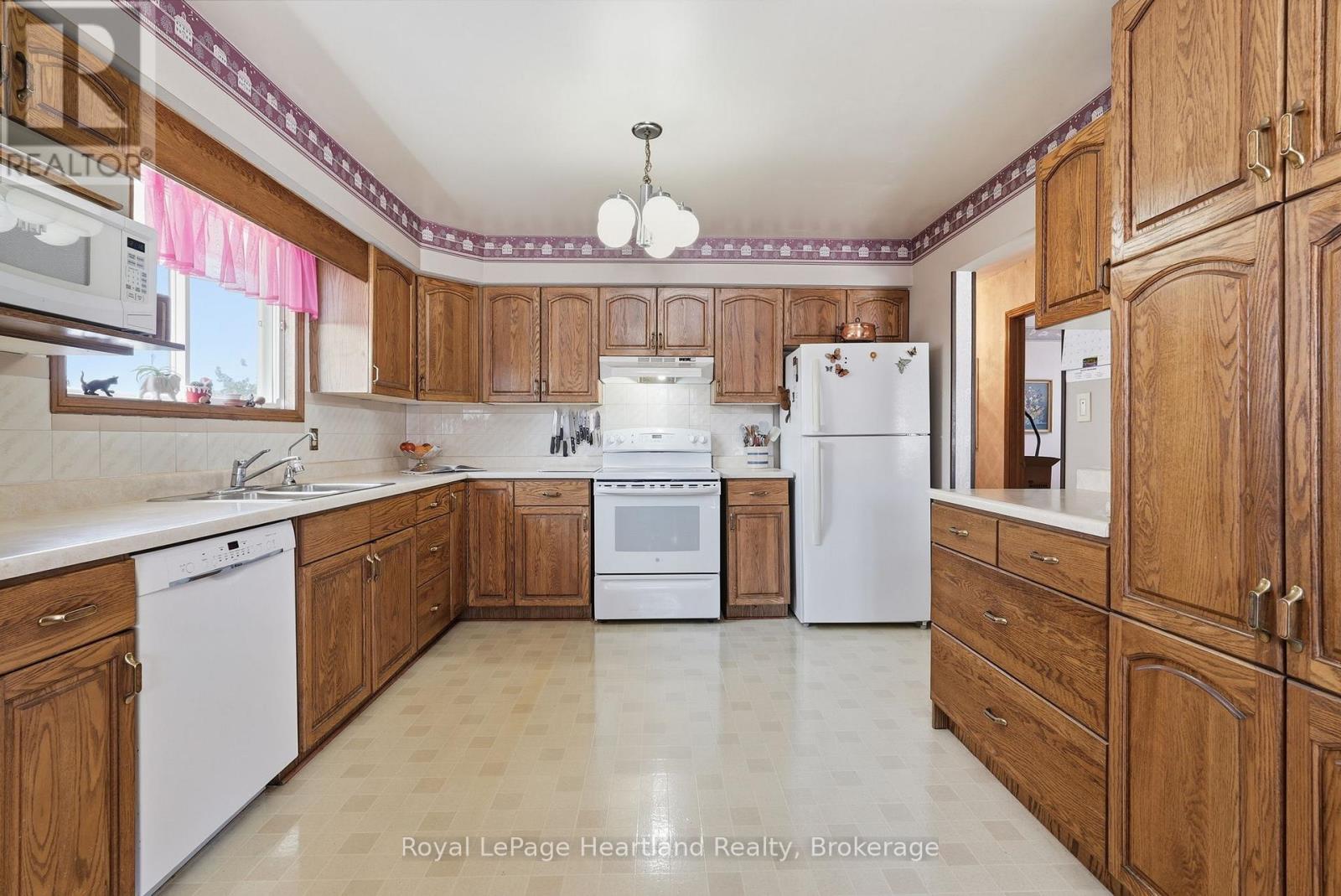 331 Sligo Road E, Wellington North, Ontario  N0G 2L2 - Photo 14 - X12846900