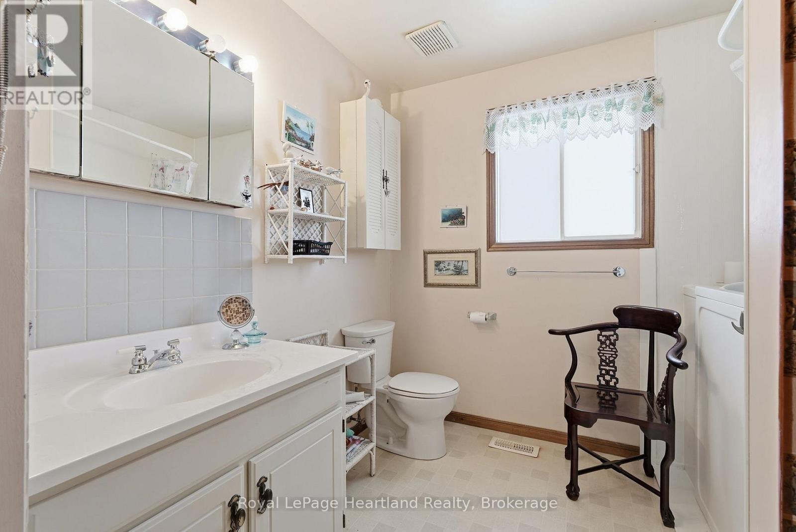 331 Sligo Road E, Wellington North, Ontario  N0G 2L2 - Photo 17 - X12846900