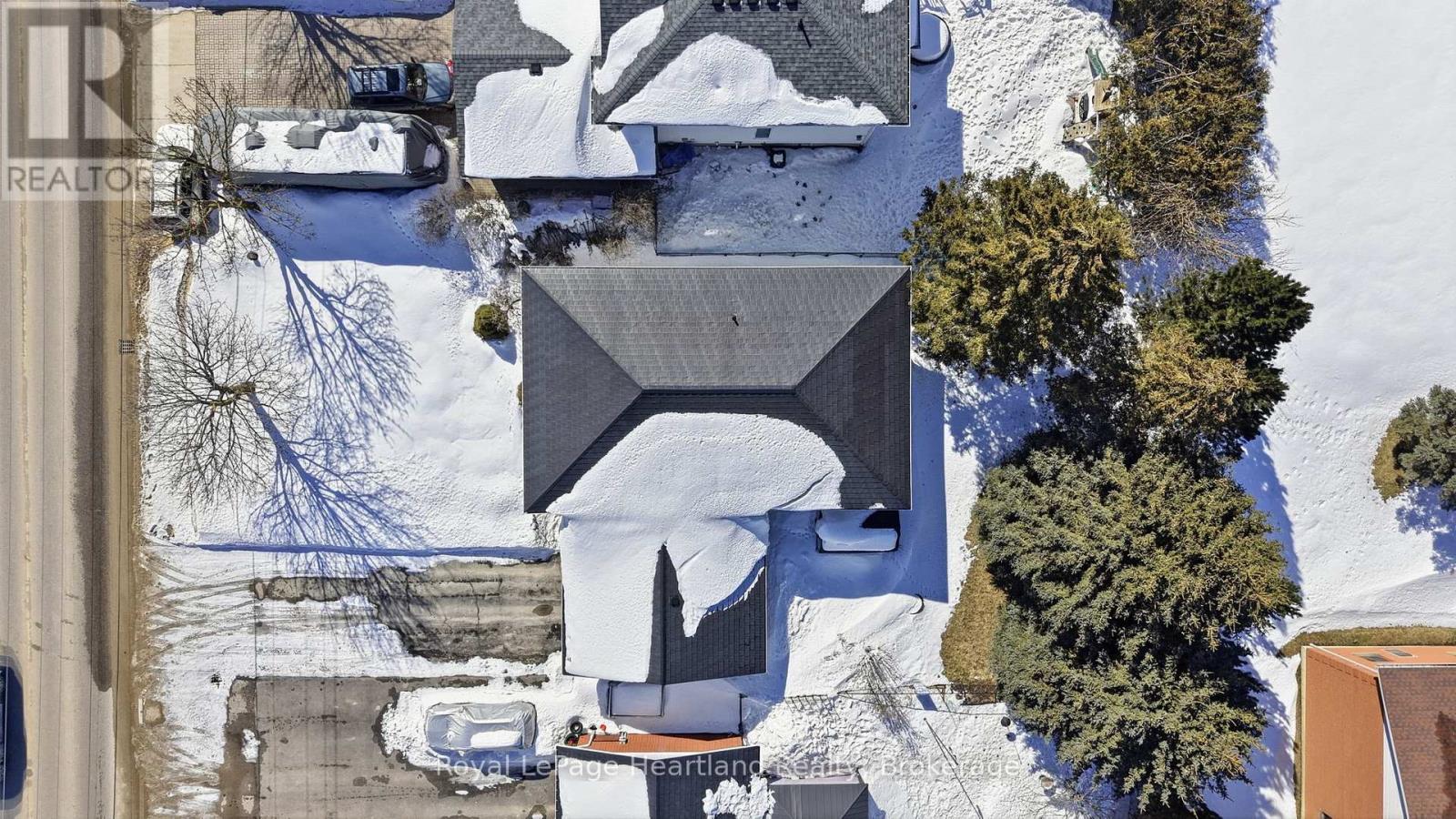 331 Sligo Road E, Wellington North, Ontario  N0G 2L2 - Photo 2 - X12846900