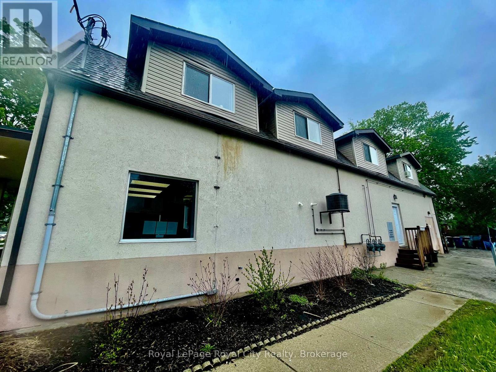 1 - 563 WOOLWICH STREET, Guelph, Ontario