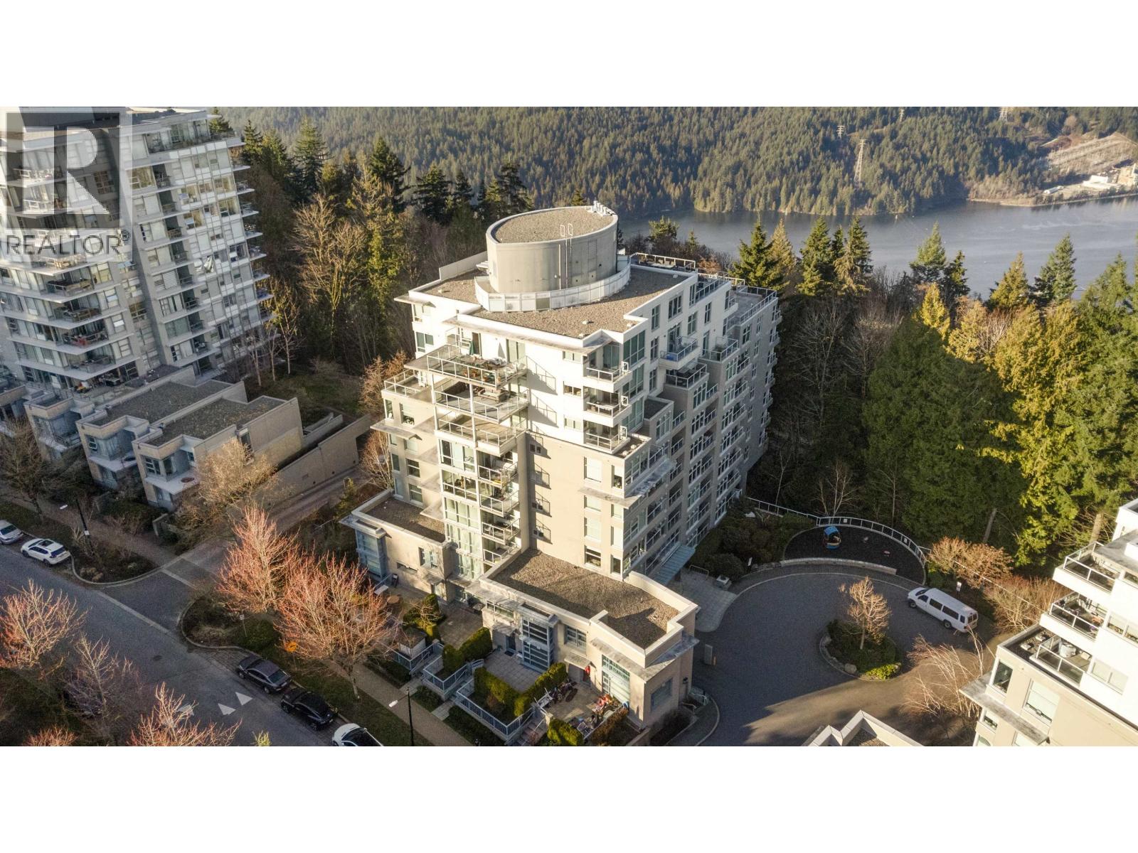 409 9232 University Crescent, Burnaby, British Columbia  V5A 0A3 - Photo 3 - R3096156