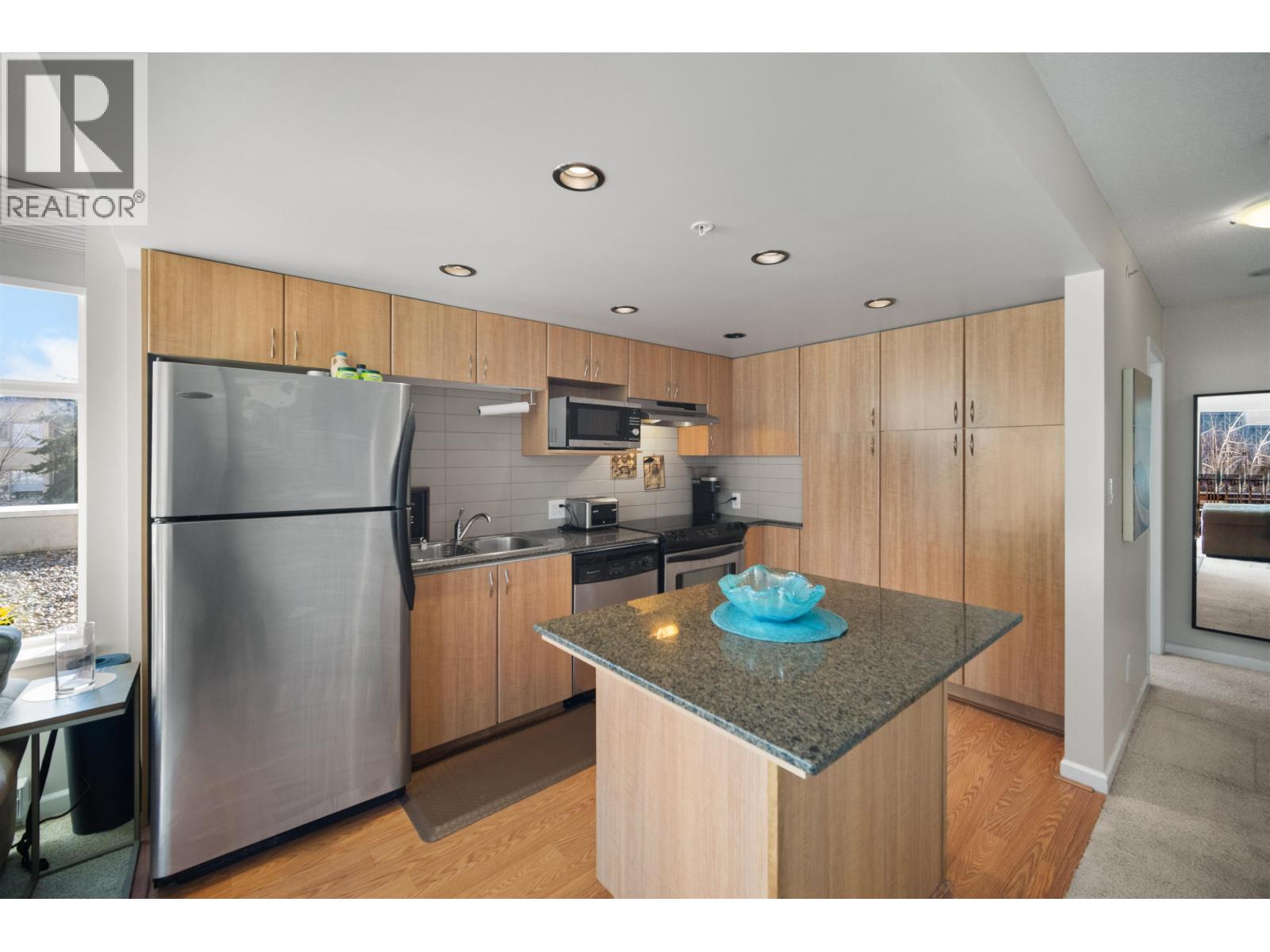 409 9232 University Crescent, Burnaby, British Columbia  V5A 0A3 - Photo 8 - R3096156