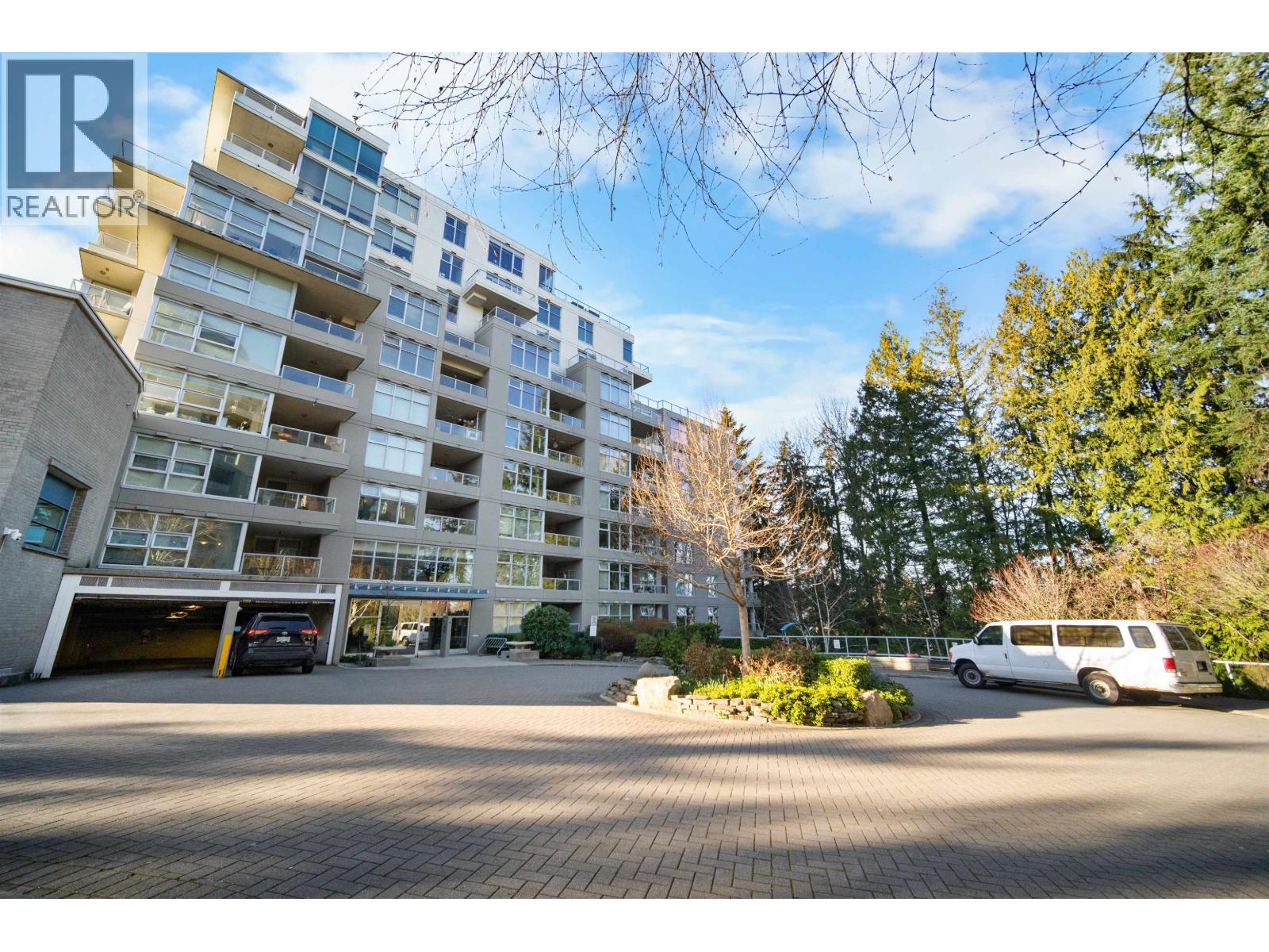 409 9232 UNIVERSITY CRESCENT, Burnaby, British Columbia