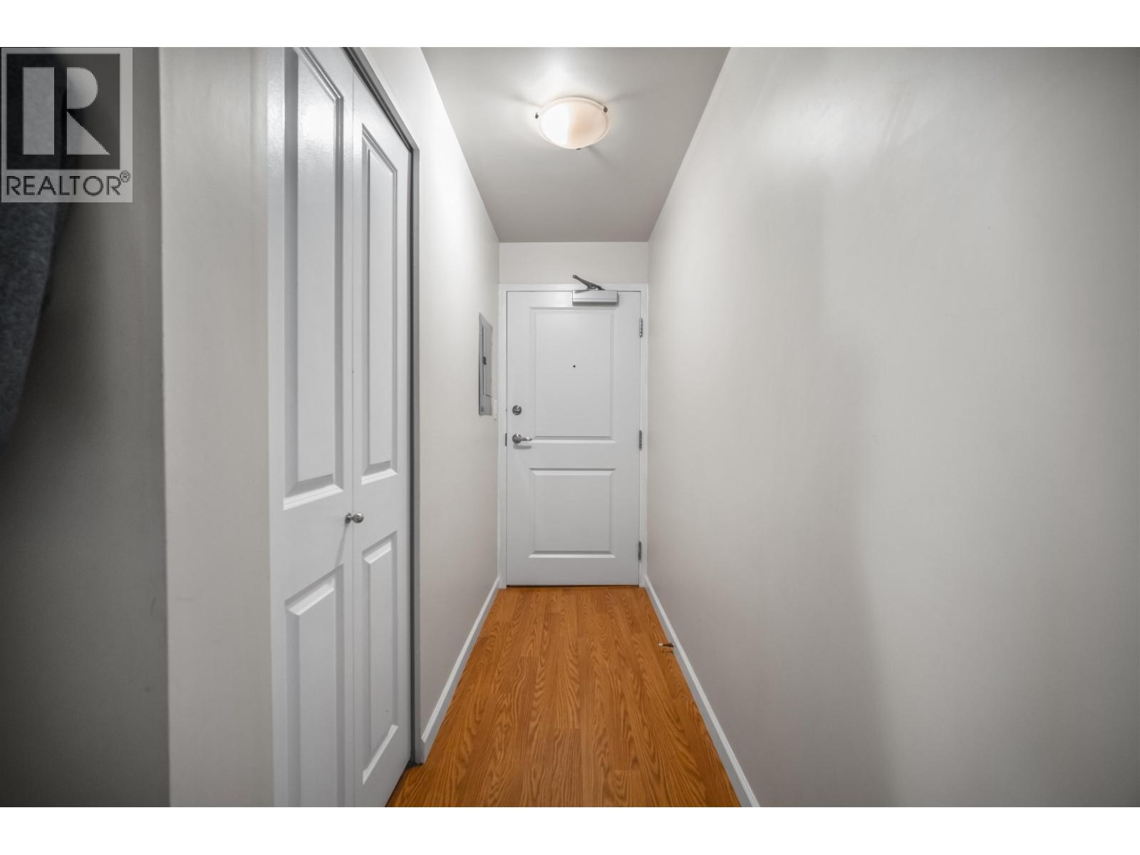 409 9232 University Crescent, Burnaby, British Columbia  V5A 0A3 - Photo 4 - R3096156