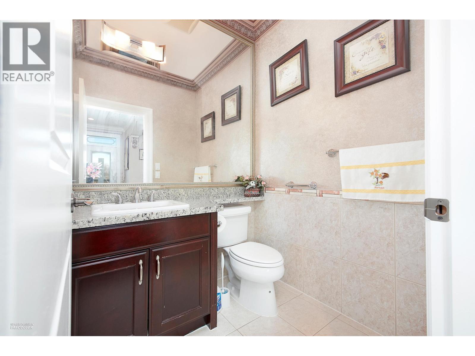 3939 Elmwood Street, Burnaby, British Columbia  V5G 1R9 - Photo 14 - R3096208