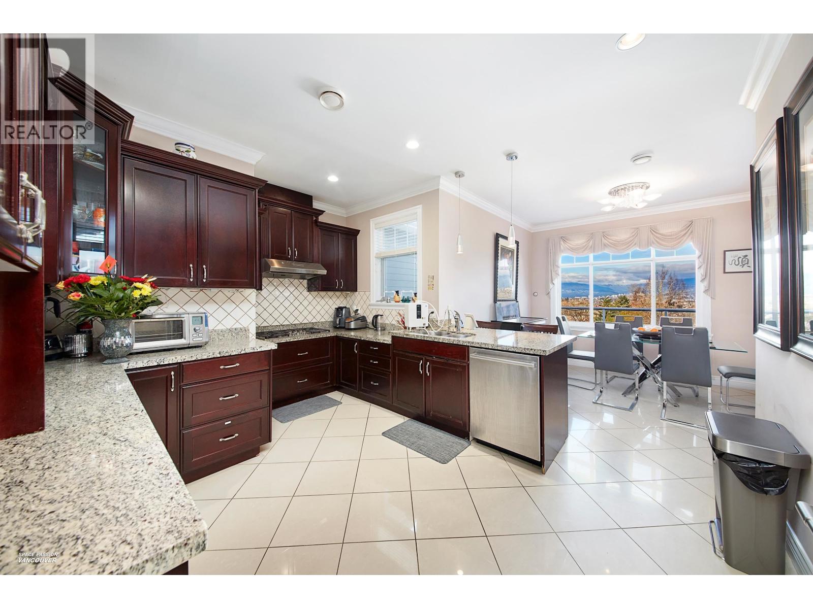 3939 Elmwood Street, Burnaby, British Columbia  V5G 1R9 - Photo 7 - R3096208