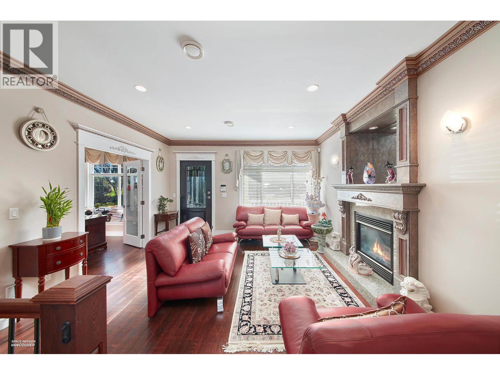 3939 Elmwood Street, Burnaby, British Columbia  V5G 1R9 - Photo 5 - R3096208