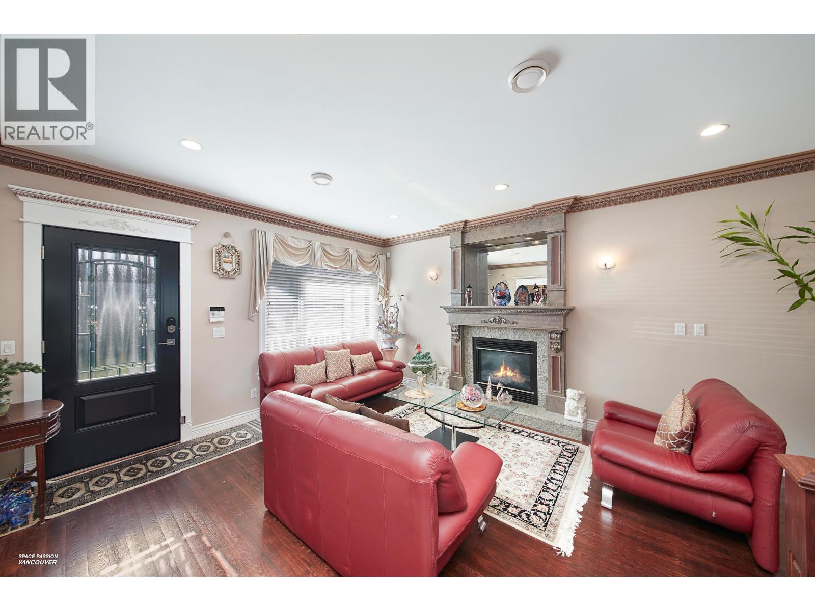 3939 Elmwood Street, Burnaby, British Columbia  V5G 1R9 - Photo 4 - R3096208