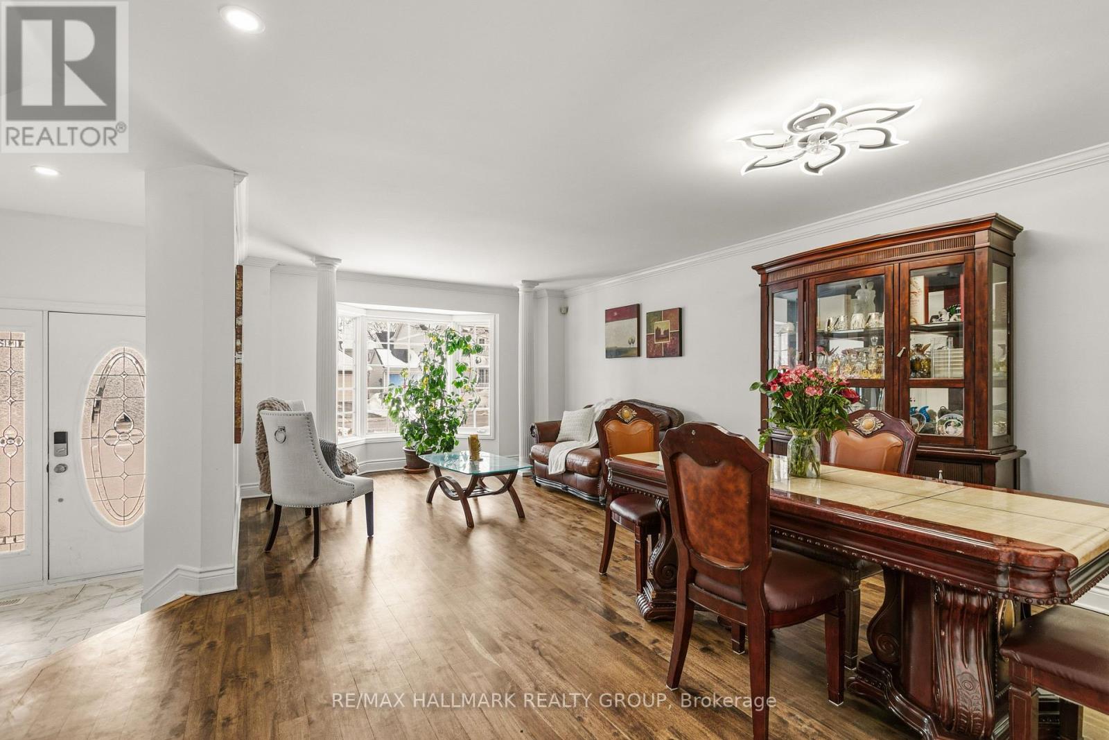 340 Stoneway Drive, Ottawa, Ontario  K2G 6G8 - Photo 2 - X12846960