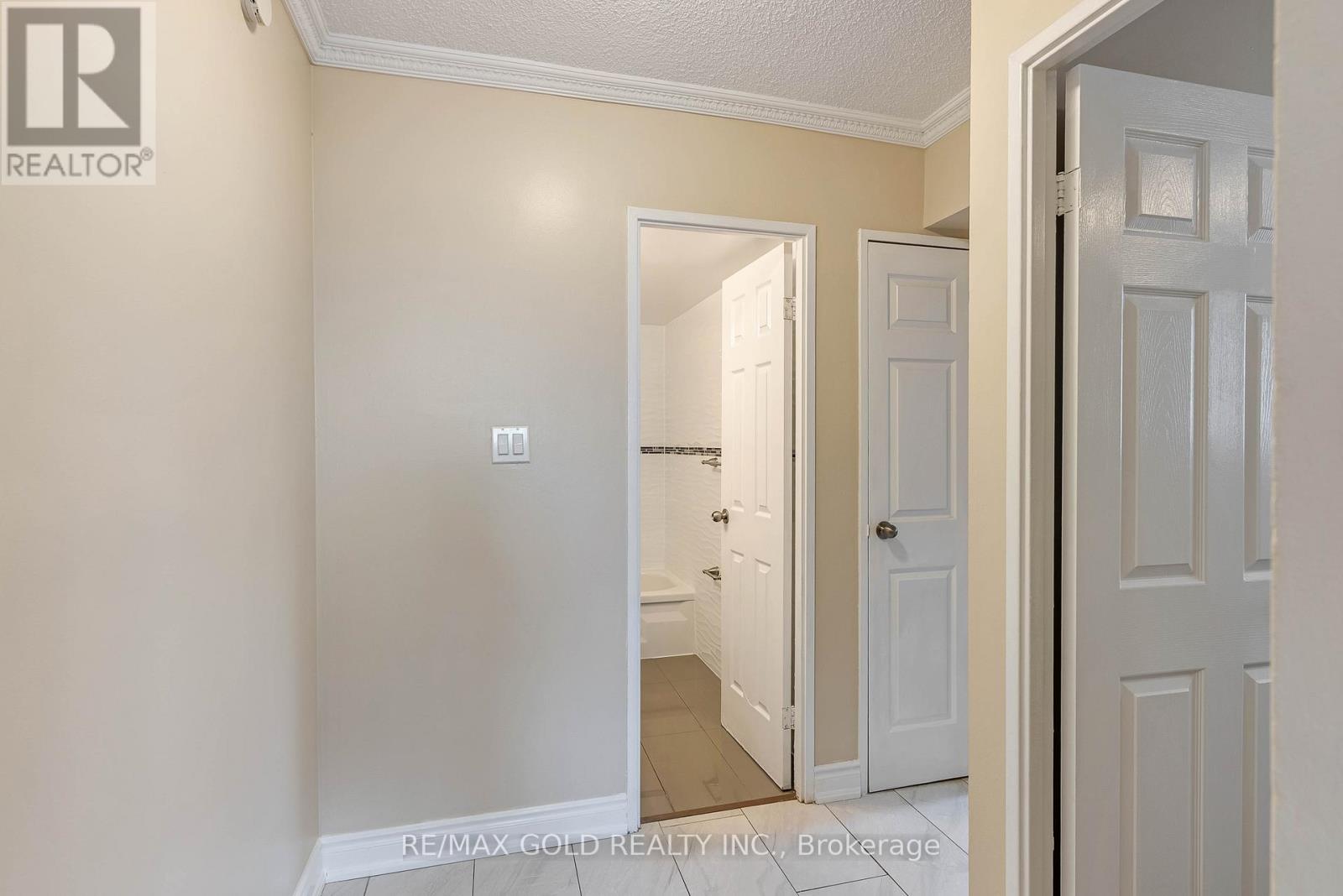 513 - 340 Dixon Road, Toronto, Ontario  M9R 1T1 - Photo 12 - W12833204