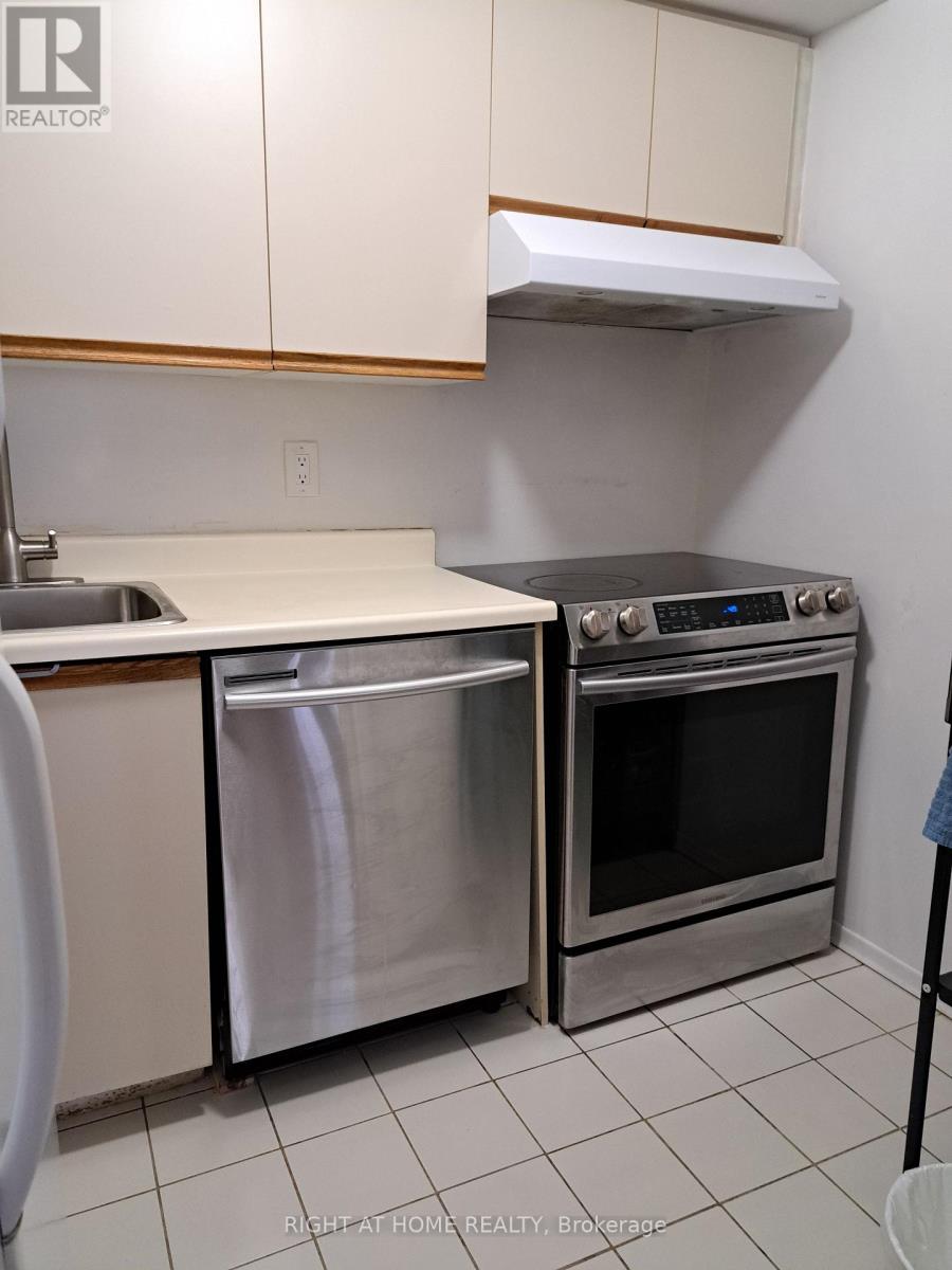 1907 - 55 Centre Avenue, Toronto, Ontario  M5G 2H5 - Photo 7 - C12846918