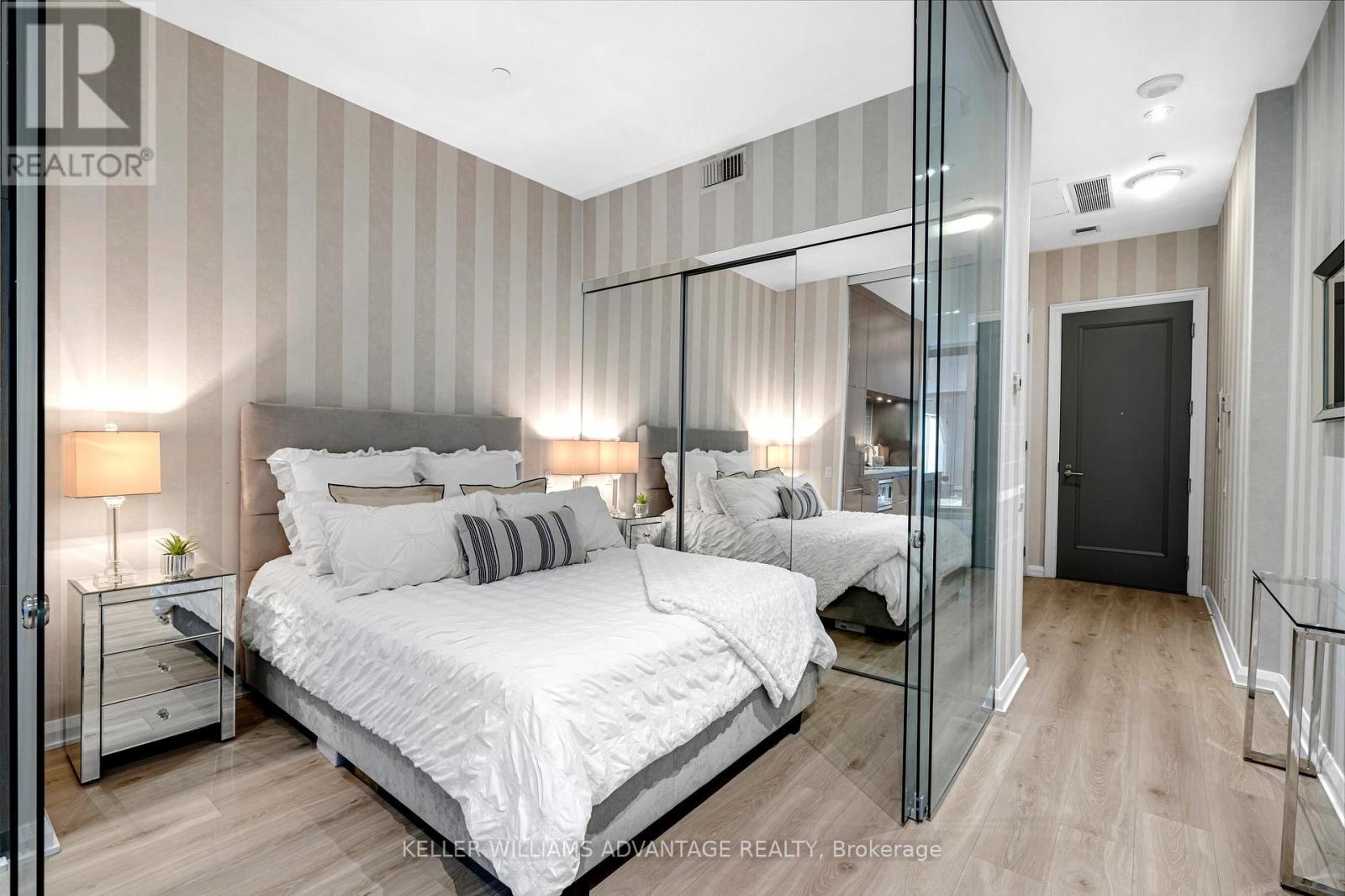 304 - 155 YORKVILLE AVENUE, Toronto, Ontario