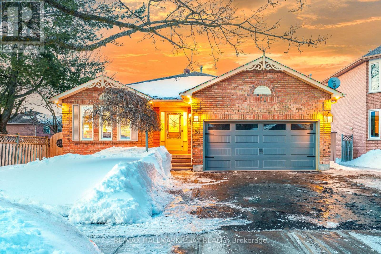 58 JAMES STREET, Barrie, Ontario