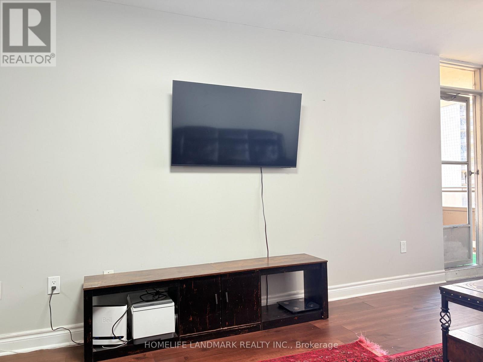 716 - 370 Dixon Road, Toronto, Ontario  M9R 1T2 - Photo 5 - W12846904