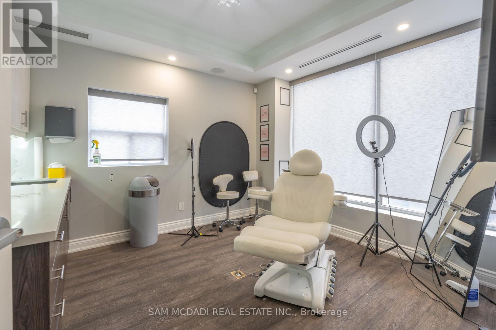 1651 Lakeshore Road W, Mississauga, Ontario  L5J 1J4 - Photo 10 - W12846916