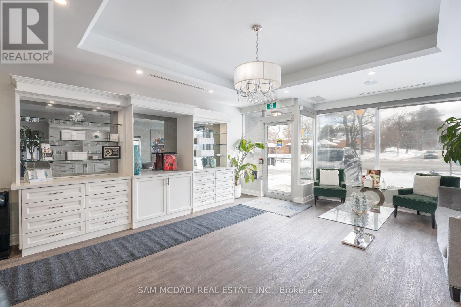 1651 Lakeshore Road W, Mississauga, Ontario  L5J 1J4 - Photo 8 - W12846916