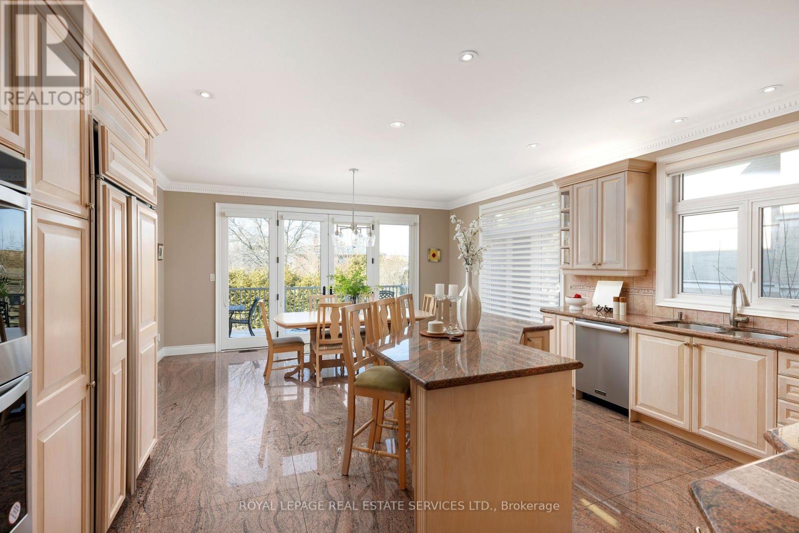 64 Yorkleigh Avenue, Toronto, Ontario  M9P 1Y5 - Photo 16 - W12846922