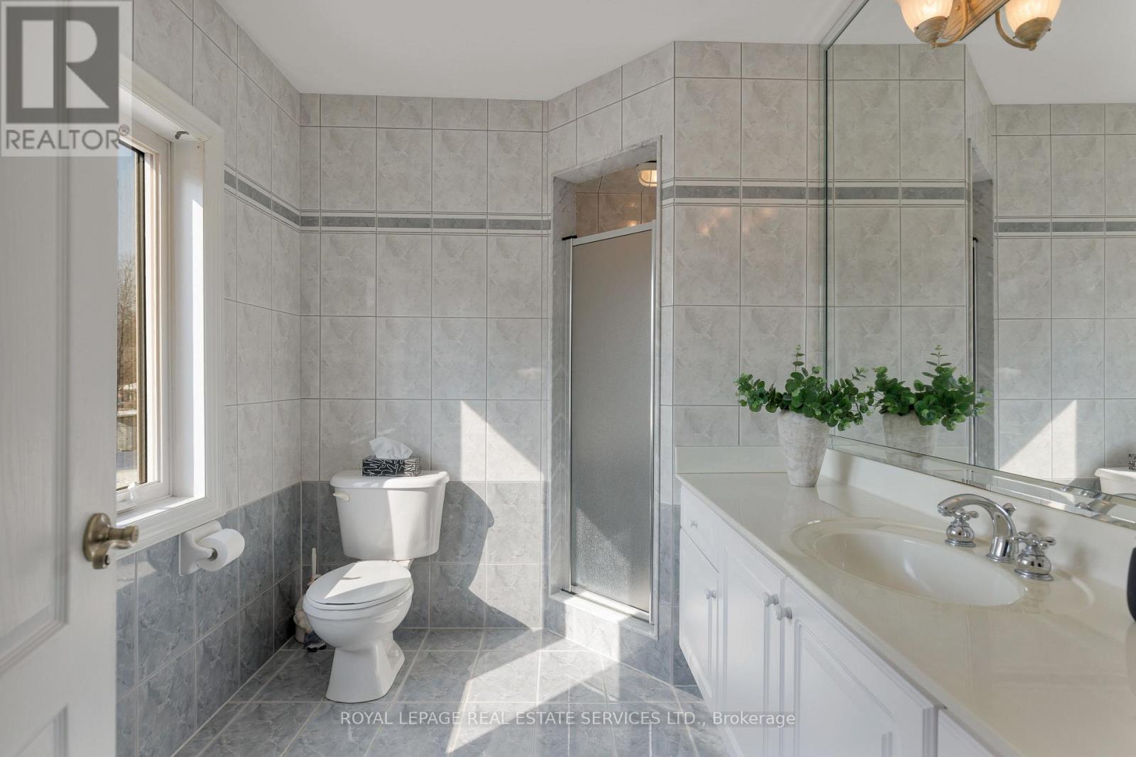 64 Yorkleigh Avenue, Toronto, Ontario  M9P 1Y5 - Photo 29 - W12846922