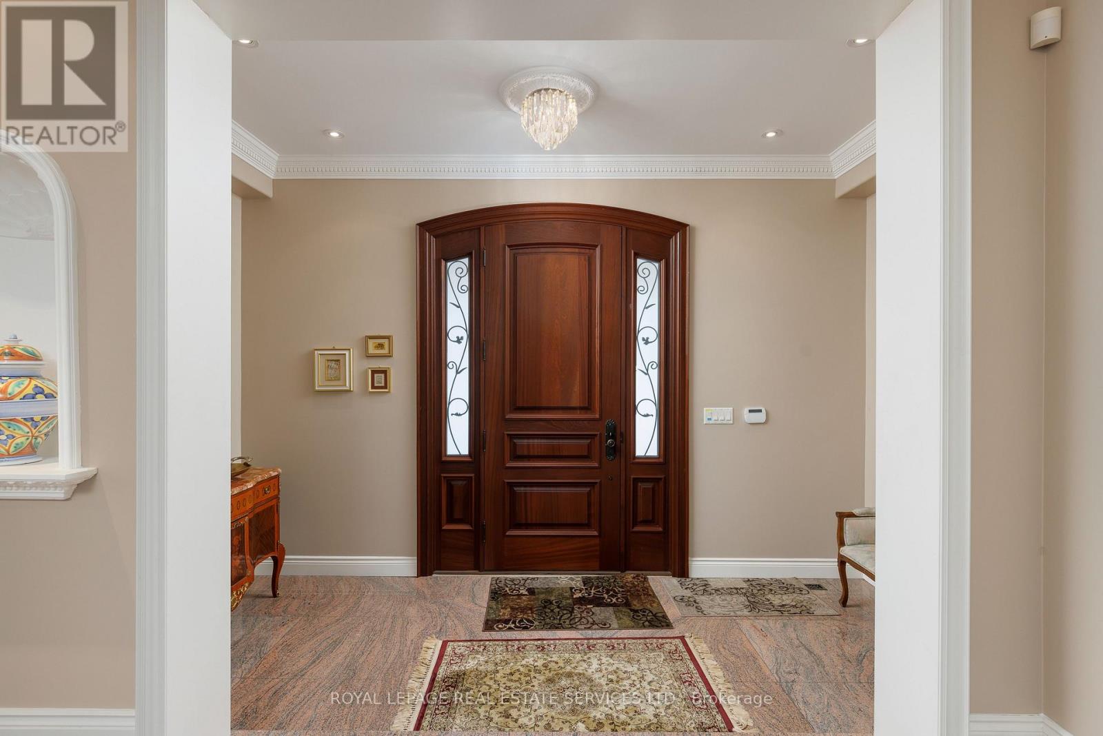 64 Yorkleigh Avenue, Toronto, Ontario  M9P 1Y5 - Photo 3 - W12846922