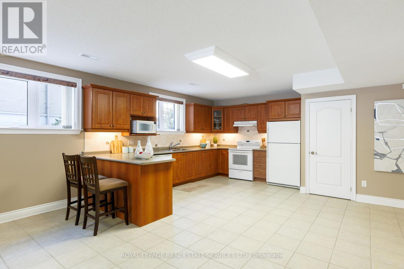 64 Yorkleigh Avenue, Toronto, Ontario  M9P 1Y5 - Photo 37 - W12846922