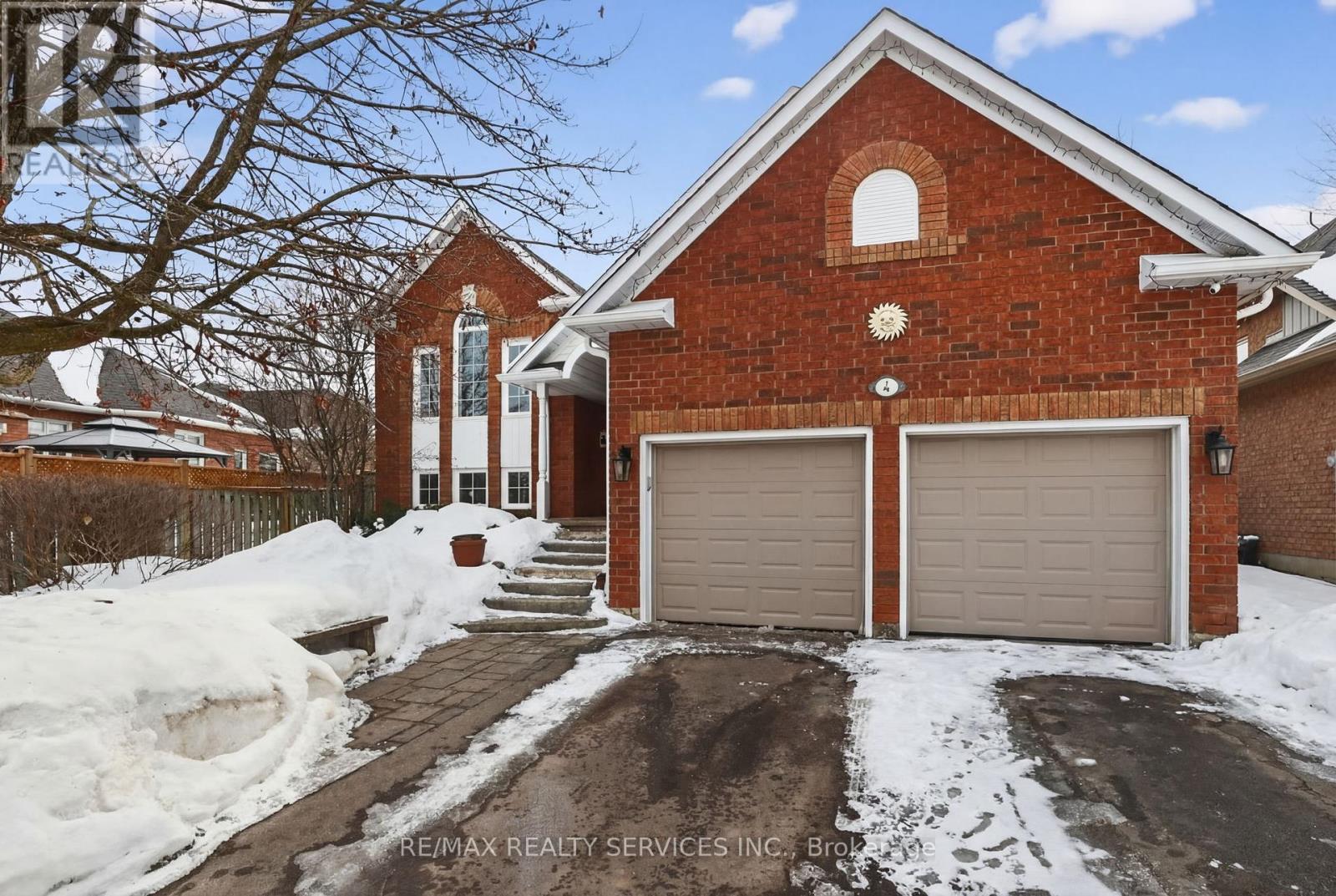 4 VALLEYBRAE COURT, Caledon, Ontario