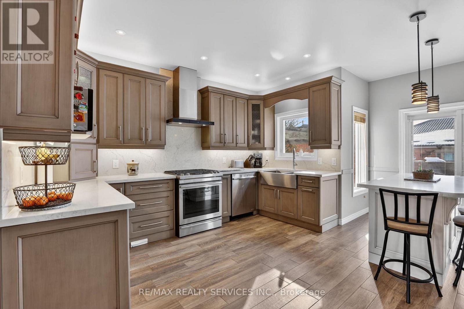 4 Valleybrae Court, Caledon, Ontario  L7C 1B8 - Photo 13 - W12846924